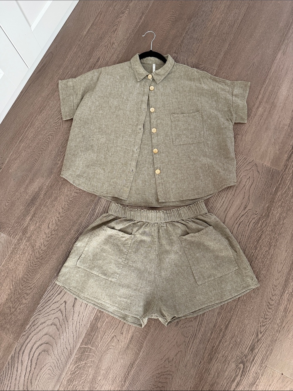 Relaxed Two-Piece Linen-Blend Short Set in Olive - medium